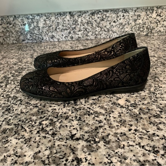 SAS Scenic Slip-on Ballet Flat in Black Lace size 7 - Picture 9 of 12